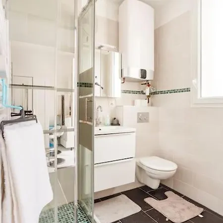Paris Tourist Apartment, France Stains