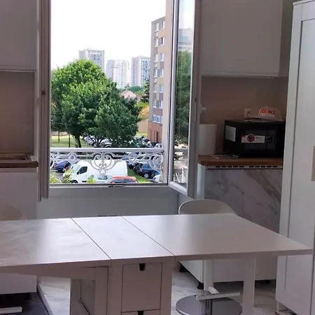Paris Tourist Apartment, France * Stains